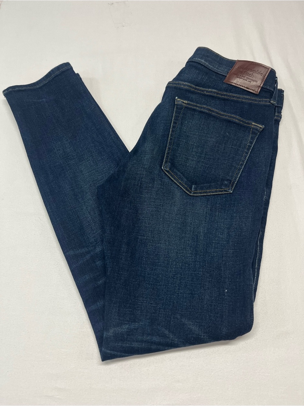 Abercrombie & Fitch men’s 33x32 Dark Blue Slim Straight Jeans casual work 1507